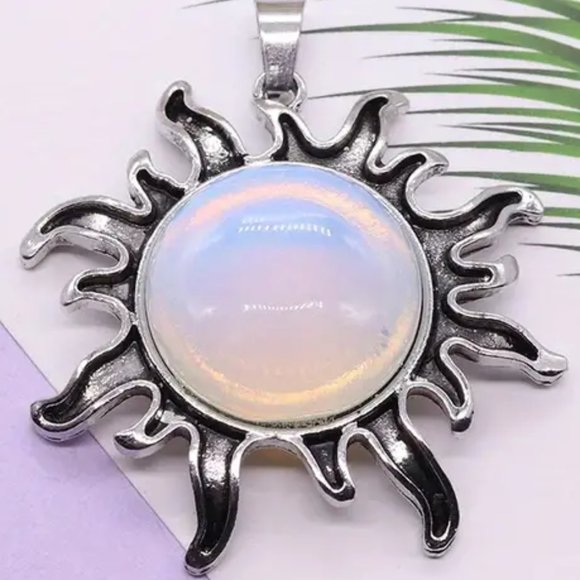 Opal Crystal Glass Stone Sun Shaped Pendant Necklace - Picture 1 of 2